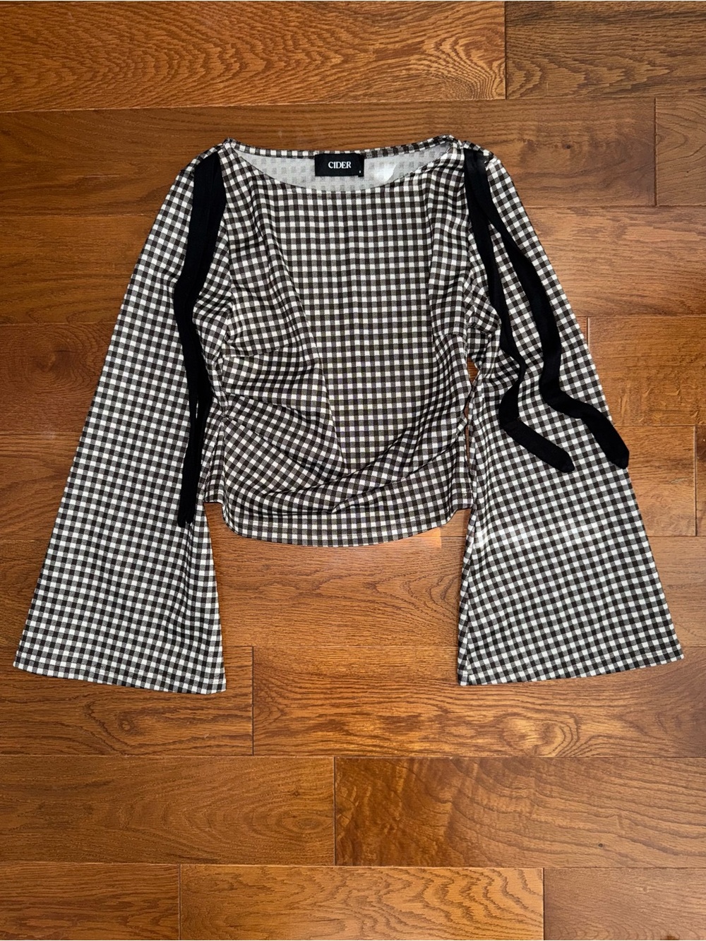 Cider Black & White Gingham Bell-Sleeve Crop Top